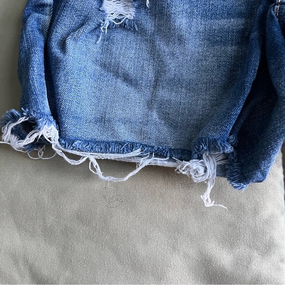 american eagle • ripped shorts - Picture 9 of 13